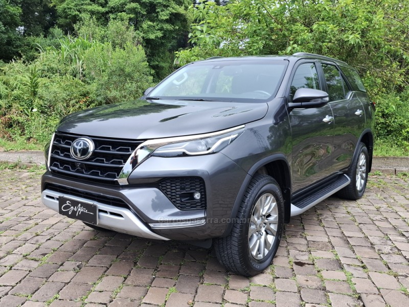 HILUX SW4 2.8 SRX 4X4 7 LUGARES 16V TURBO INTERCOOLER DIESEL 4P AUTOMÁTICO - 2024 - BENTO GONçALVES