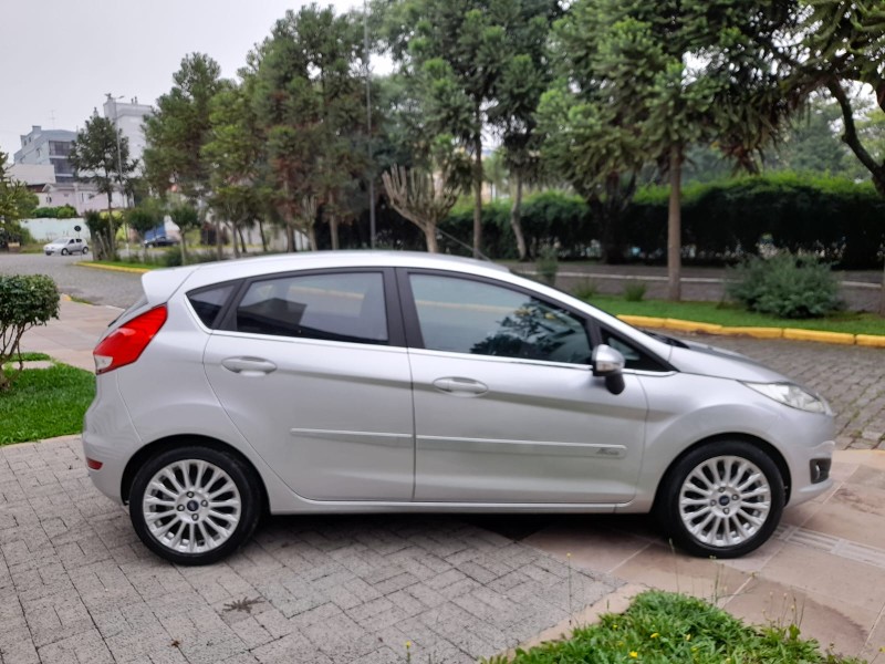 FIESTA 1.6 TITANIUM PLUS HATCH 16V FLEX 4P AUTOMÁTICO - 2014 - FARROUPILHA