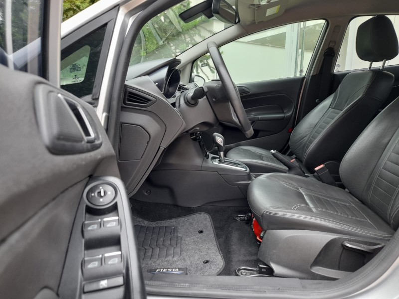 FIESTA 1.6 TITANIUM PLUS HATCH 16V FLEX 4P AUTOMÁTICO - 2014 - FARROUPILHA