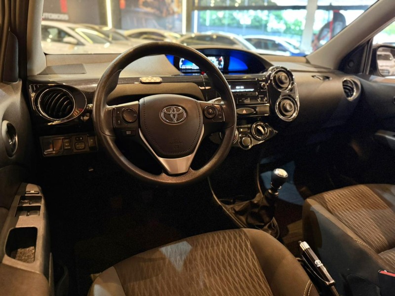 ETIOS 1.5 X PLUS 16V FLEX 4P MANUAL - 2019 - NOVO HAMBURGO