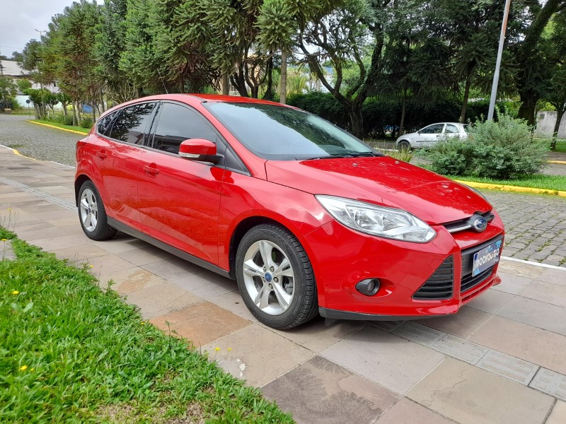 FOCUS 1.6 SE 16V FLEX 4P AUTOMÁTICO - 2015 - FARROUPILHA