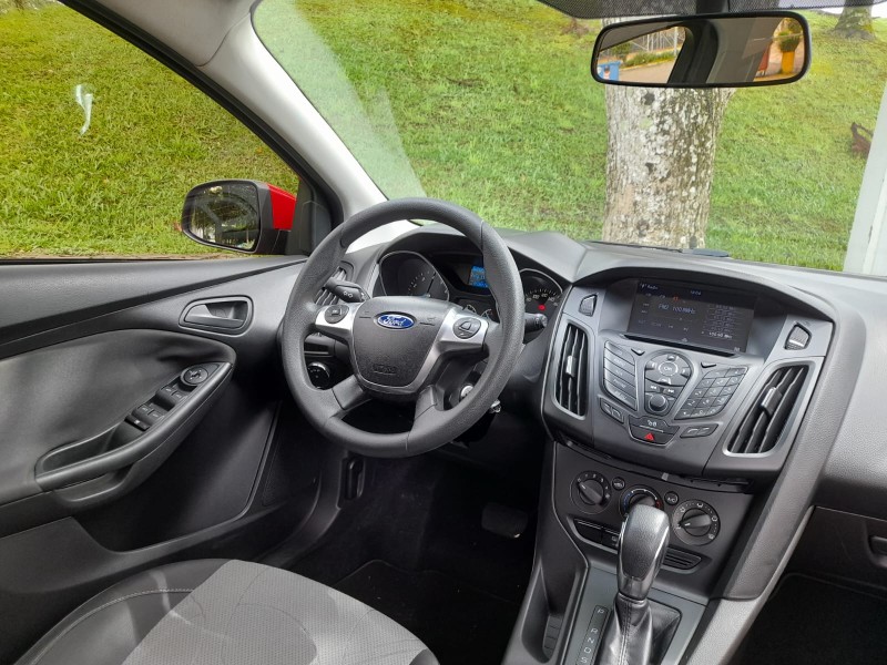 FOCUS 1.6 SE 16V FLEX 4P AUTOMÁTICO - 2015 - FARROUPILHA