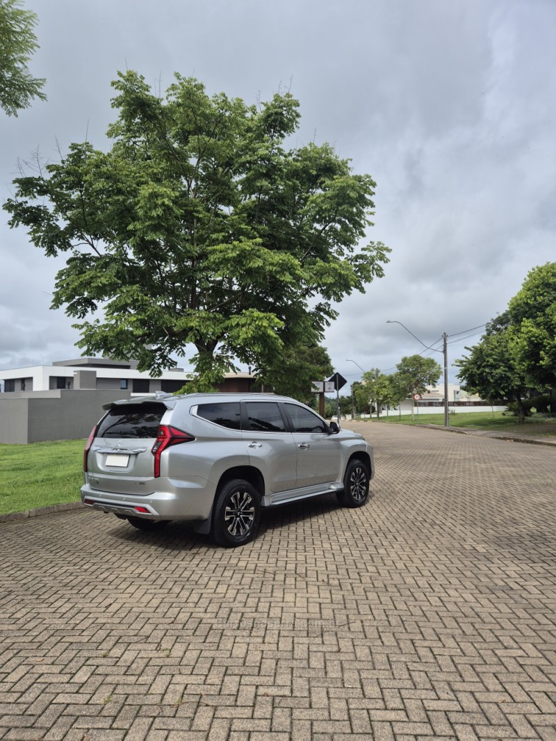 PAJERO SPORT 2.4 HPE-S 4X4 DIESEL 4P AUTOMÁTICO - 2023 - BENTO GONçALVES