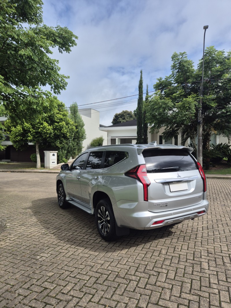 PAJERO SPORT 2.4 HPE-S 4X4 DIESEL 4P AUTOMÁTICO - 2023 - BENTO GONçALVES