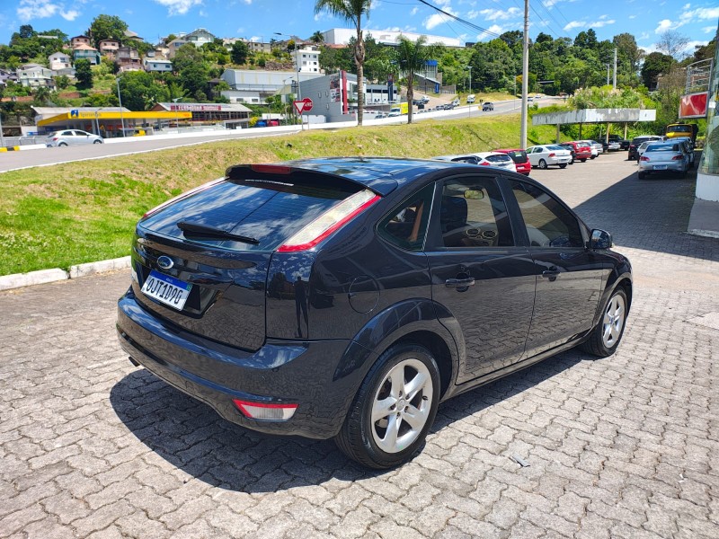 FOCUS 1.6 GLX 16V FLEX 4P MANUAL - 2013 - BENTO GONçALVES