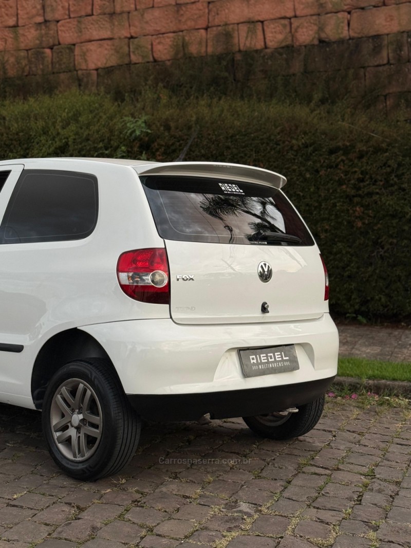 FOX 1.0 MI 8V FLEX 4P MANUAL - 2010 - VENâNCIO AIRES