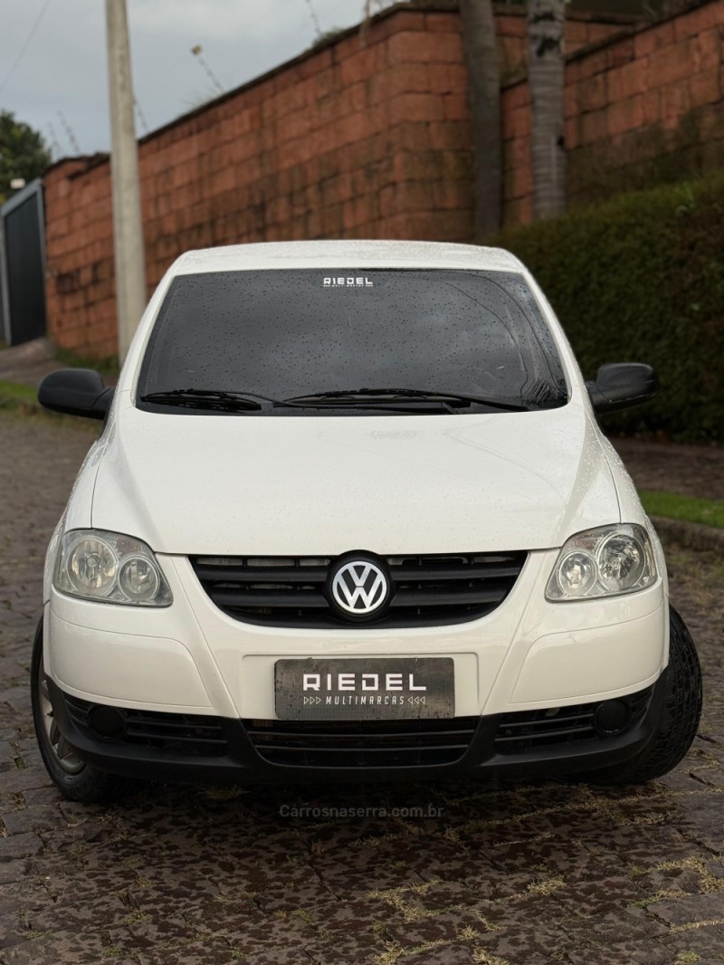 FOX 1.0 MI 8V FLEX 4P MANUAL - 2010 - VENâNCIO AIRES