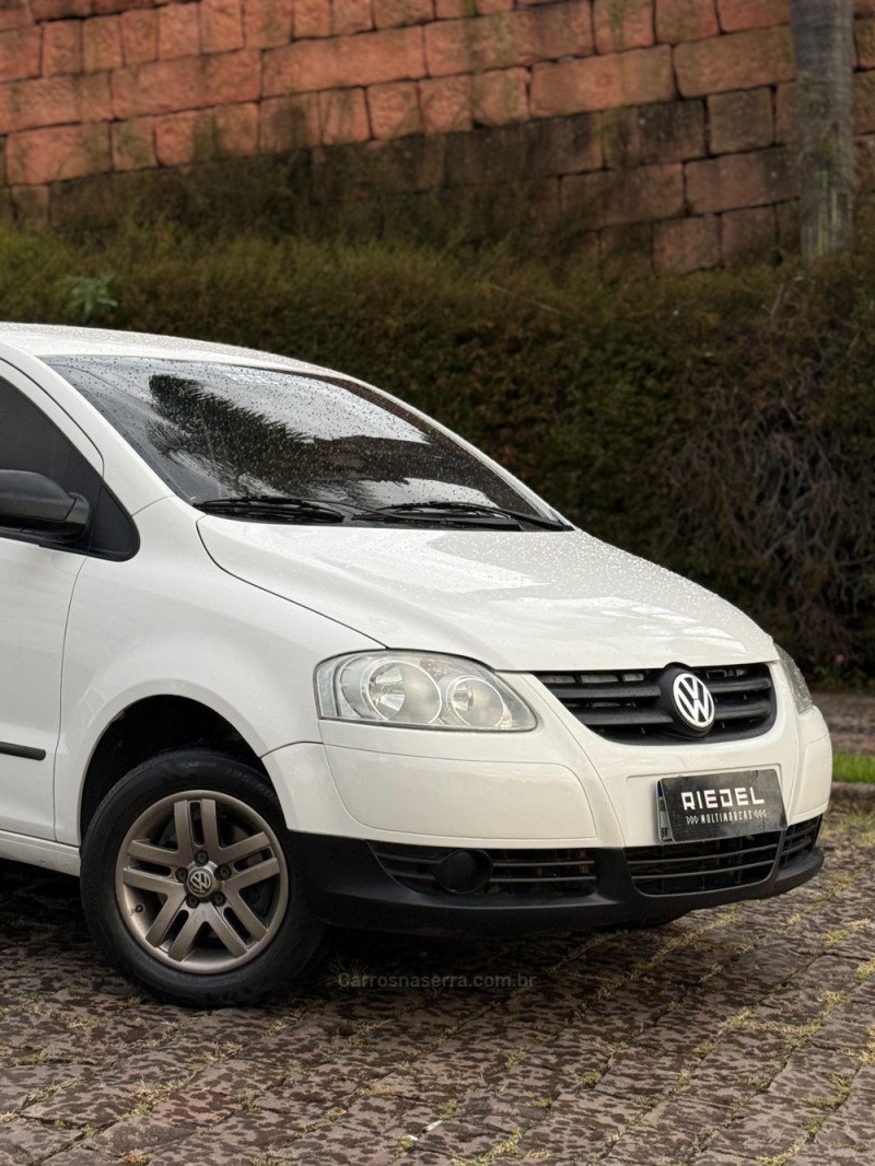 FOX 1.0 MI 8V FLEX 4P MANUAL - 2010 - VENâNCIO AIRES