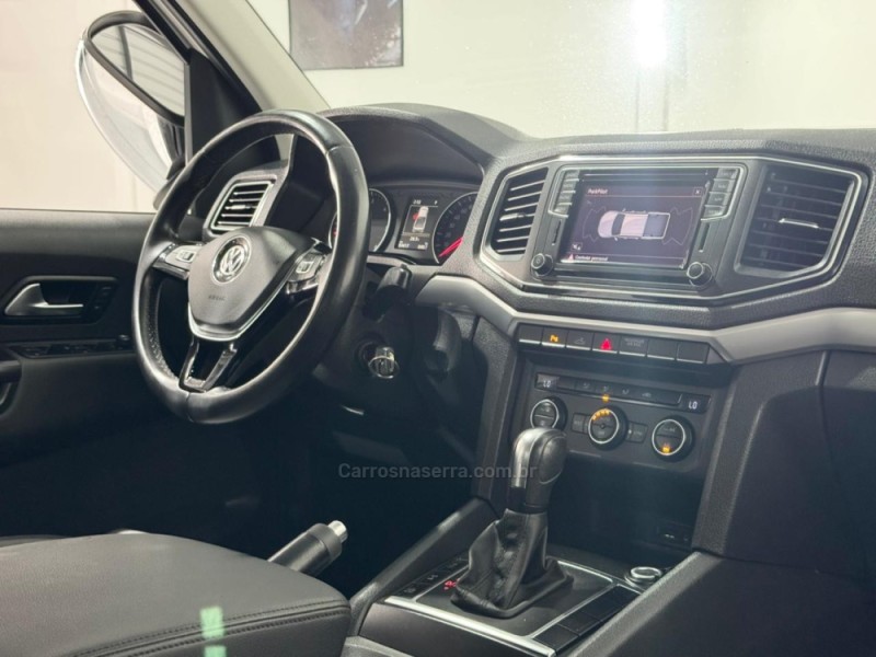 AMAROK 3.0 V6 TDI HIGHLINE CD DIESEL 4MOTION AUTOMÁTICO - 2019 - ESTâNCIA VELHA
