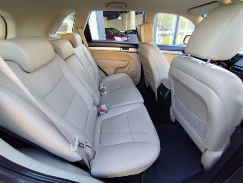 SORENTO 2.4 S.356 4X2 16V GASOLINA 4P AUTOMÁTICO - 2015 - ARROIO DO MEIO