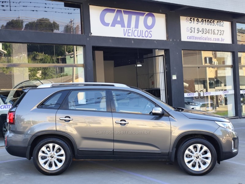 SORENTO 2.4 S.356 4X2 16V GASOLINA 4P AUTOMÁTICO - 2015 - ARROIO DO MEIO