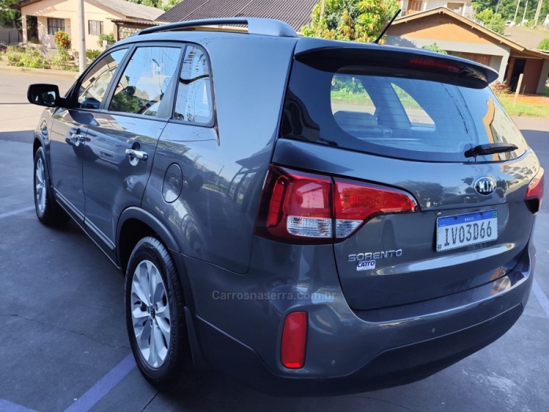 SORENTO 2.4 S.356 4X2 16V GASOLINA 4P AUTOMÁTICO - 2015 - ARROIO DO MEIO