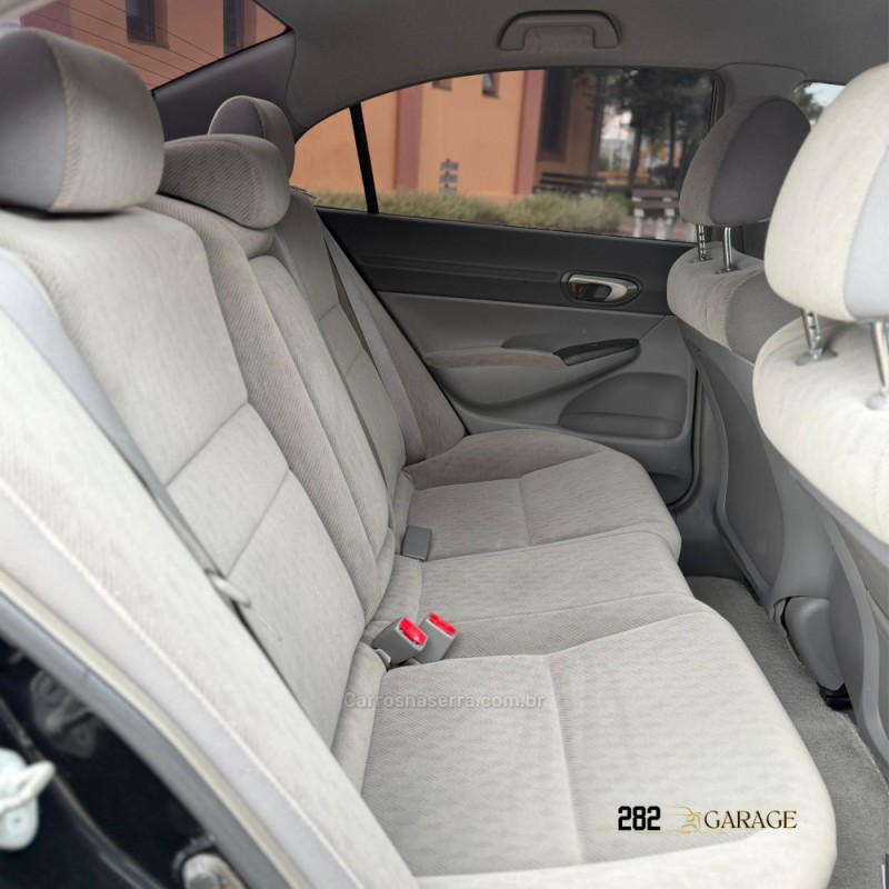 CIVIC 1.8 LXL 16V FLEX 4P AUTOMÁTICO - 2011 - FARROUPILHA