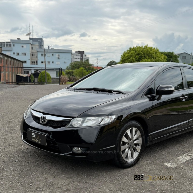 CIVIC 1.8 LXL 16V FLEX 4P AUTOMÁTICO - 2011 - FARROUPILHA