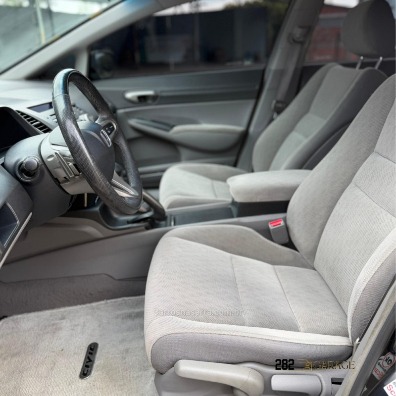 CIVIC 1.8 LXL 16V FLEX 4P AUTOMÁTICO - 2011 - FARROUPILHA