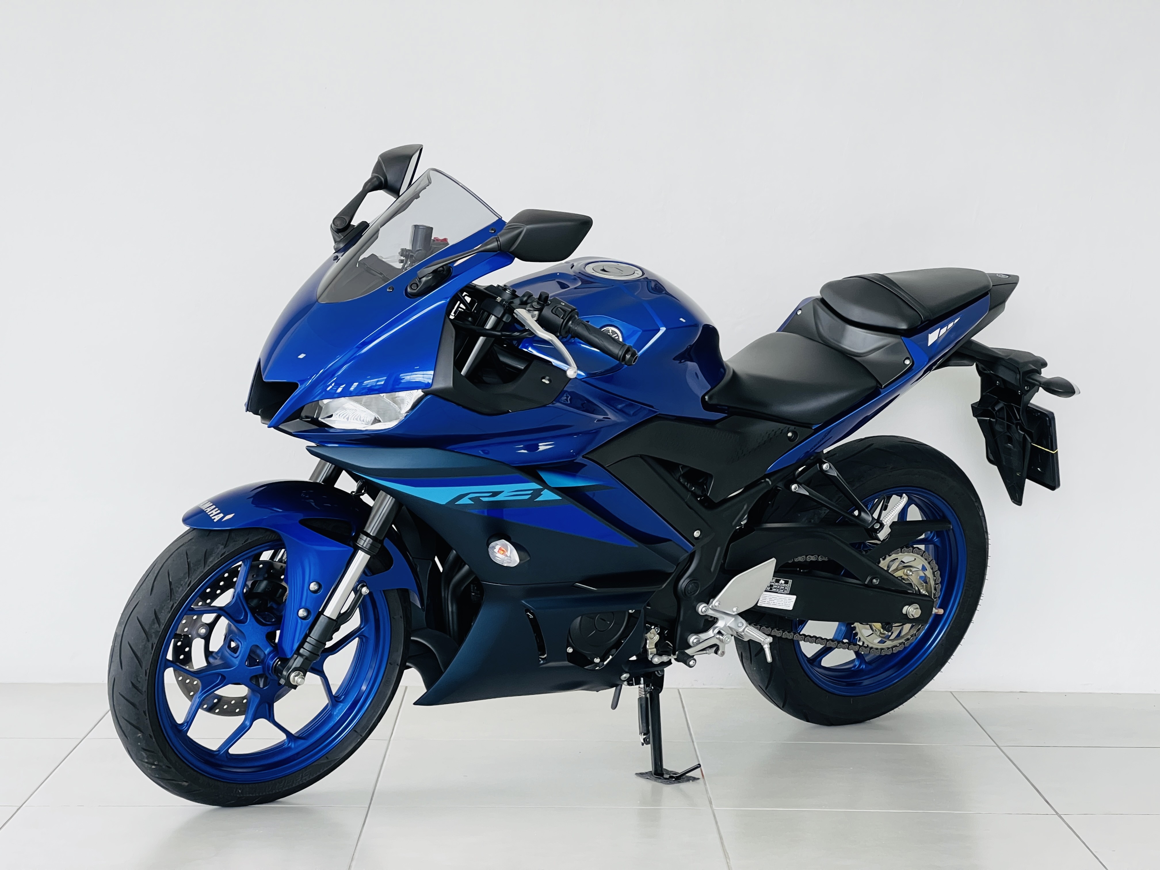 YAMAHA - YZF - 2024/2025 - Azul - R$ 32.900,00 - Spanholi Motos
