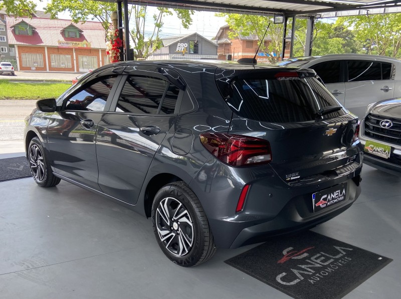 ONIX 1.0 LT 12V TURBO FLEX 4P MANUAL - 2024 - CANELA