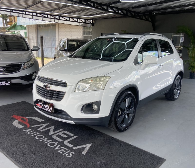 tracker 1.8 mpfi ltz 4x2 16v flex 4p automatico 2014 canela