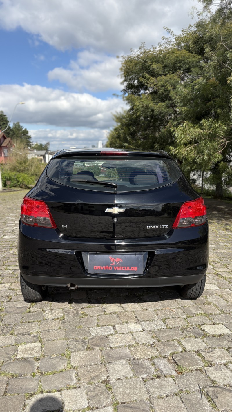 ONIX 1.4 MPFI LTZ 8V FLEX 4P MANUAL - 2014 - CAXIAS DO SUL