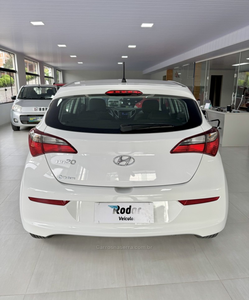 HB20 1.0 COMFORT PLUS 12V FLEX 4P MANUAL - 2018 - VILA FLORES