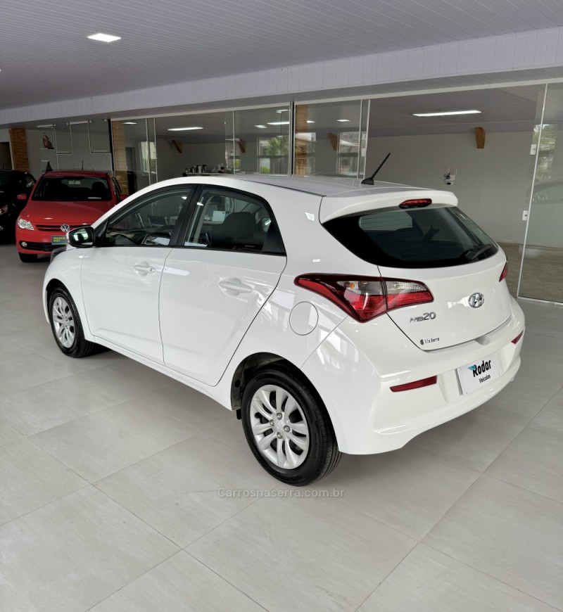 HB20 1.0 COMFORT PLUS 12V FLEX 4P MANUAL - 2018 - VILA FLORES