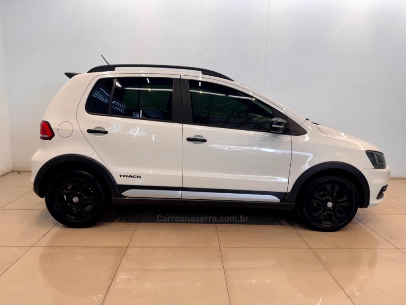 FOX 1.0 MPI TRACK 12V FLEX 4P MANUAL - 2017 - CASCA