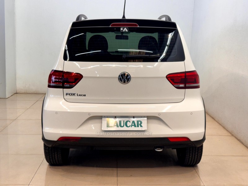 FOX 1.0 MPI TRACK 12V FLEX 4P MANUAL - 2017 - CASCA