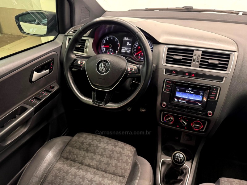 FOX 1.0 MPI TRACK 12V FLEX 4P MANUAL - 2017 - CASCA