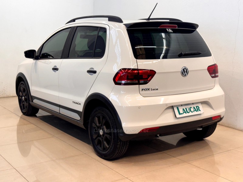 FOX 1.0 MPI TRACK 12V FLEX 4P MANUAL - 2017 - CASCA