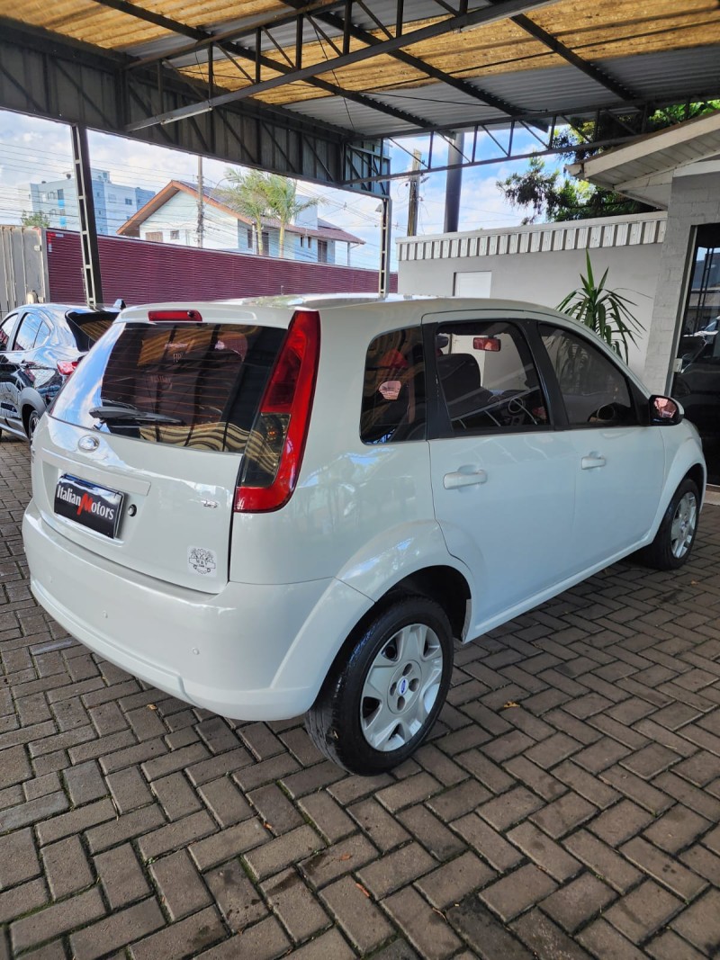 FIESTA 1.6 MPI HATCH 8V FLEX 4P MANUAL - 2014 - CAXIAS DO SUL