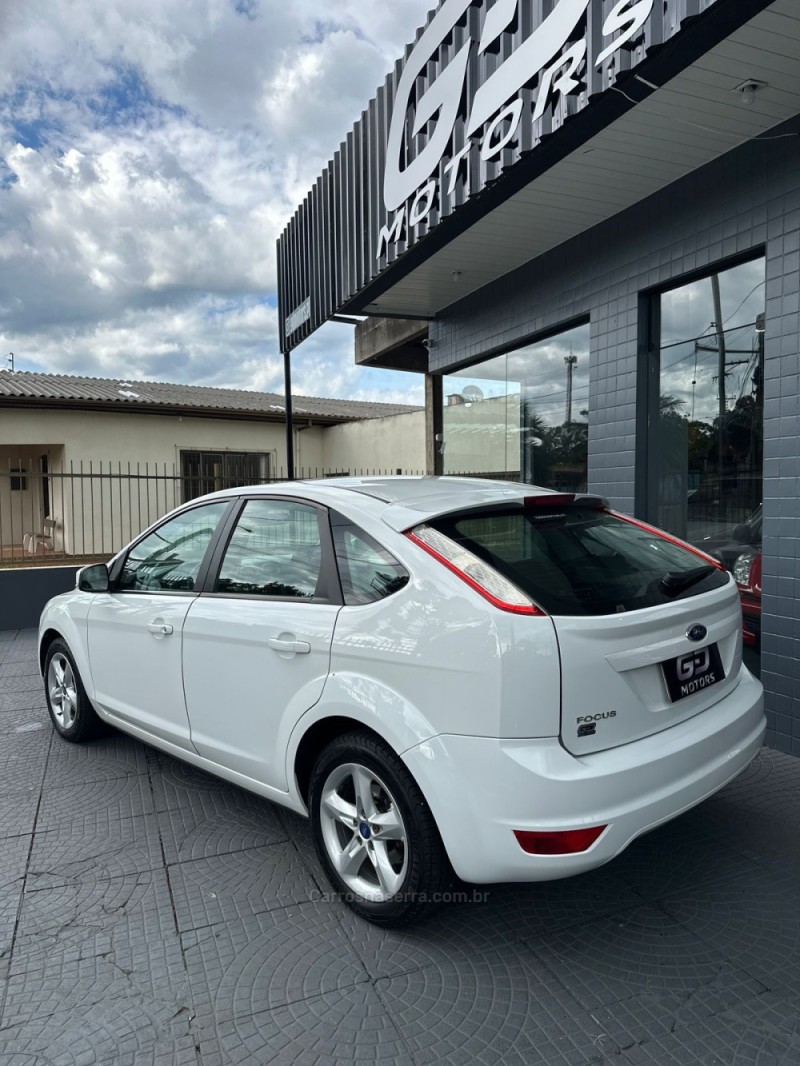 FOCUS 1.6 GLX 16V FLEX 4P MANUAL - 2013 - PASSO FUNDO
