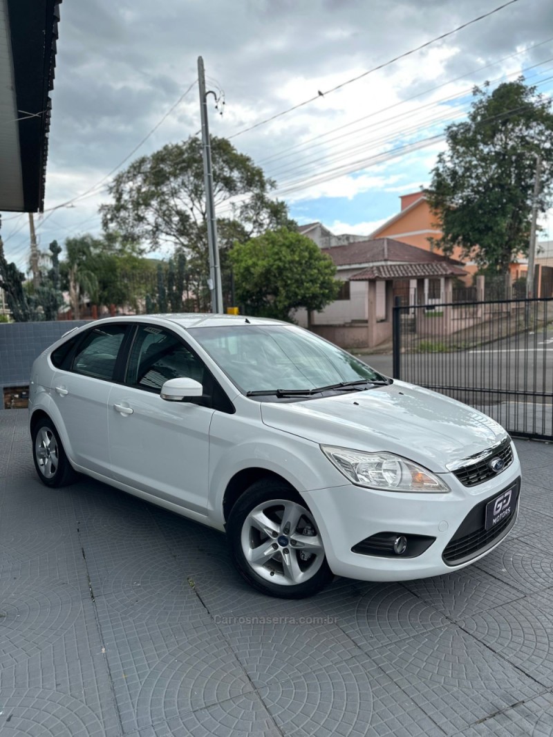 FOCUS 1.6 GLX 16V FLEX 4P MANUAL - 2013 - PASSO FUNDO