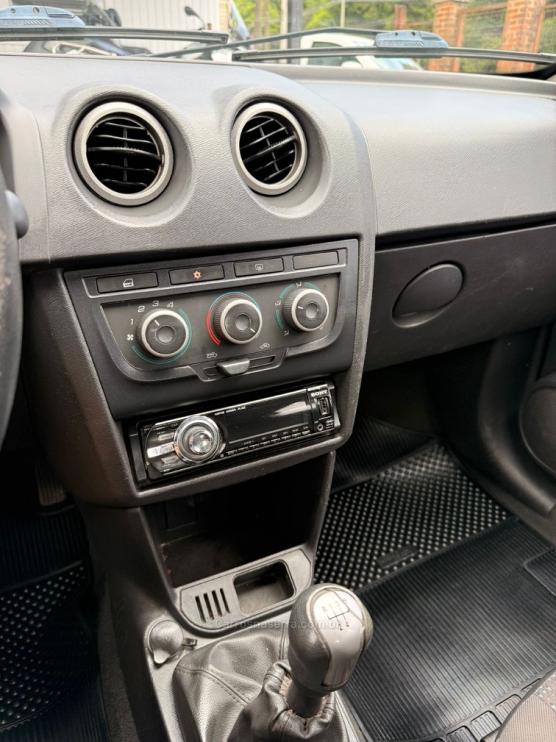 CELTA 1.0 VHCE LT 8V FLEX 4P MANUAL - 2014 - CANELA