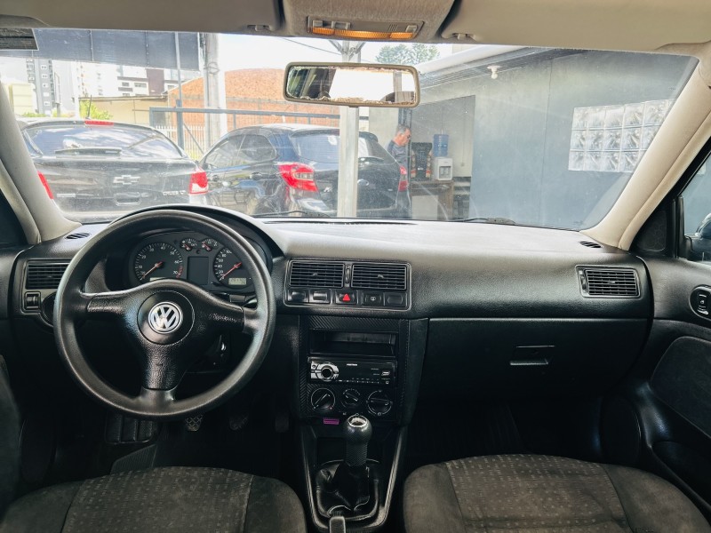 GOLF 2.0 MI SILVER EDITION 8V FLEX 4P MANUAL - 2002 - CAXIAS DO SUL