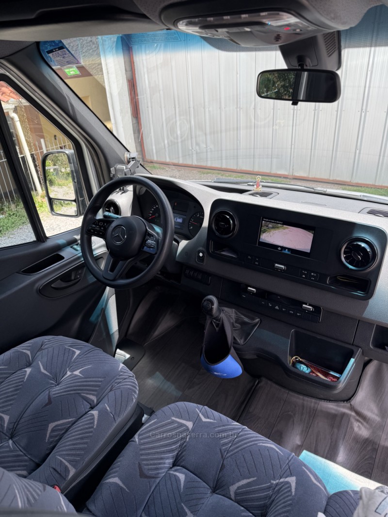 SPRINTER 2.2 415 VAN LUXO TETO ALTO 19 LUGARES DIESEL 3P MANUAL - 2021 - NOVA ARAçá