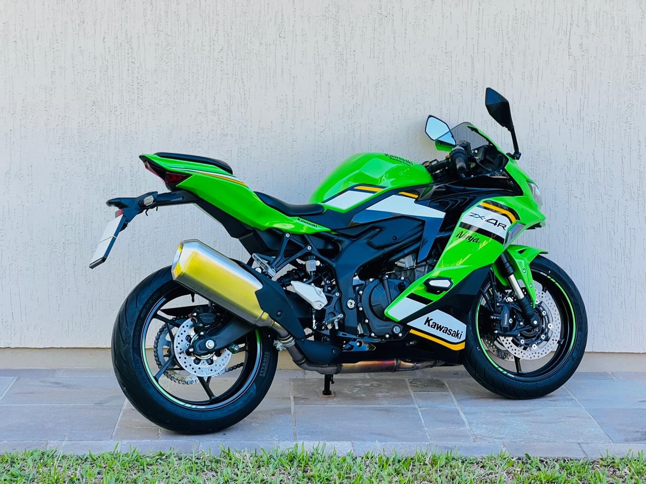 KAWASAKI - NINJA ZX-4R - 2025/2025 - Verde - R$ 52.900,00