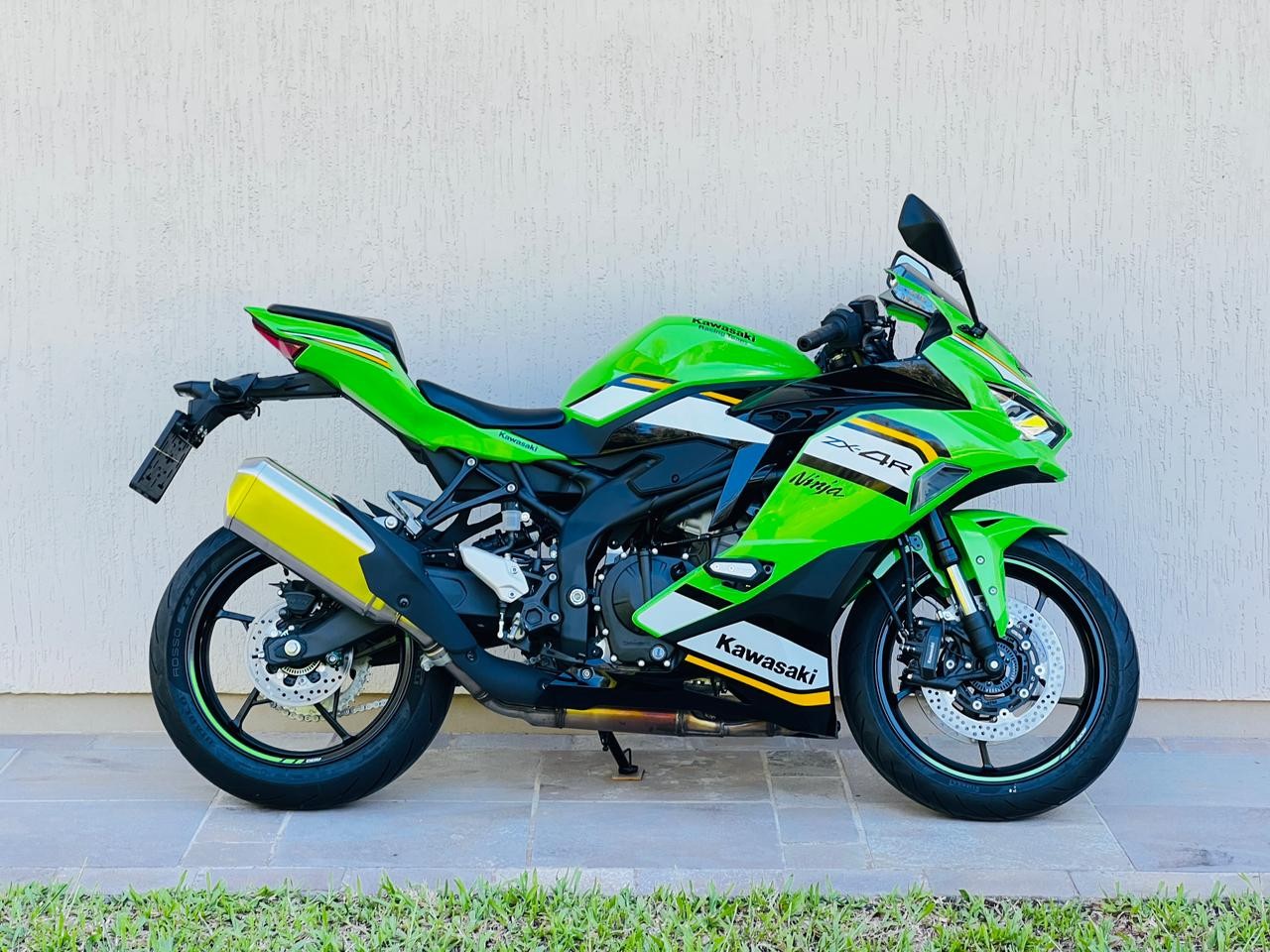 KAWASAKI - NINJA ZX-4R - 2025/2025 - Verde - R$ 52.900,00