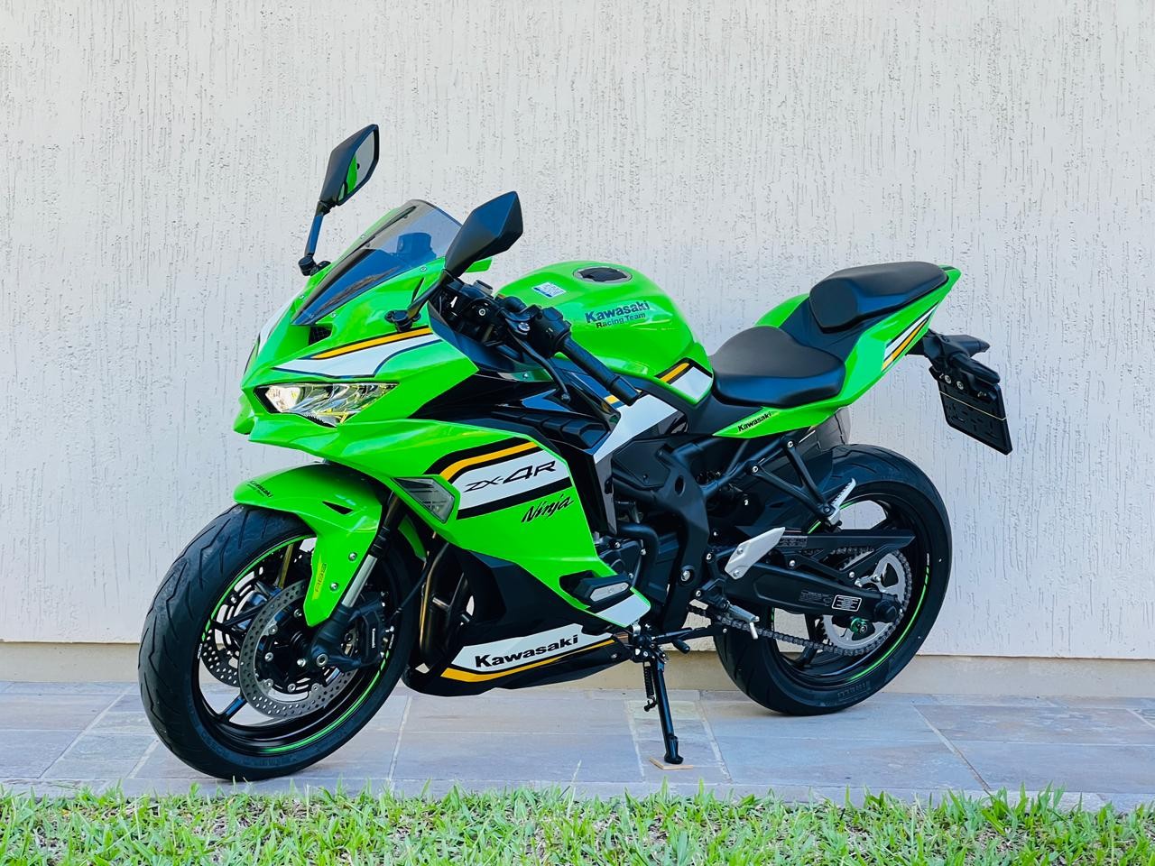 KAWASAKI - NINJA ZX-4R - 2025/2025 - Verde - R$ 53.900,00