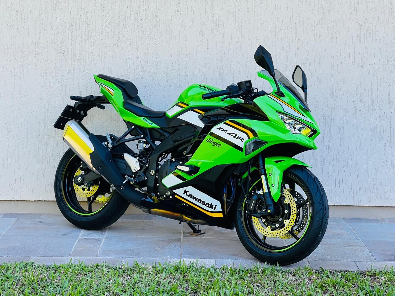 KAWASAKI - NINJA ZX-4R - 2025/2025 - Verde - R$ 52.900,00