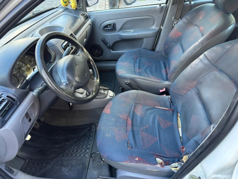 CLIO 1.0 RL 8V GASOLINA 4P MANUAL - 2001 - CAXIAS DO SUL