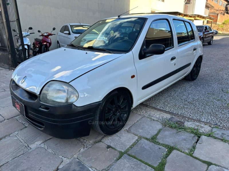 CLIO 1.0 RL 8V GASOLINA 4P MANUAL - 2001 - CAXIAS DO SUL