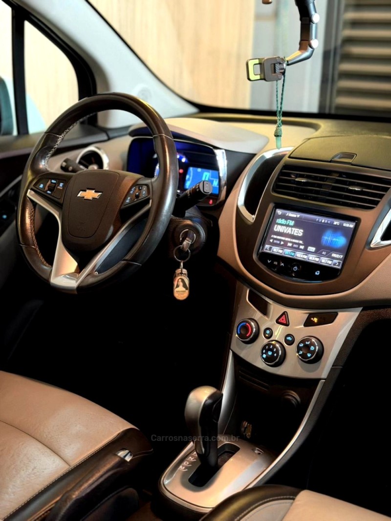 TRACKER 1.8 MPFI LTZ 4X2 16V FLEX 4P AUTOMÁTICO - 2016 - LAJEADO