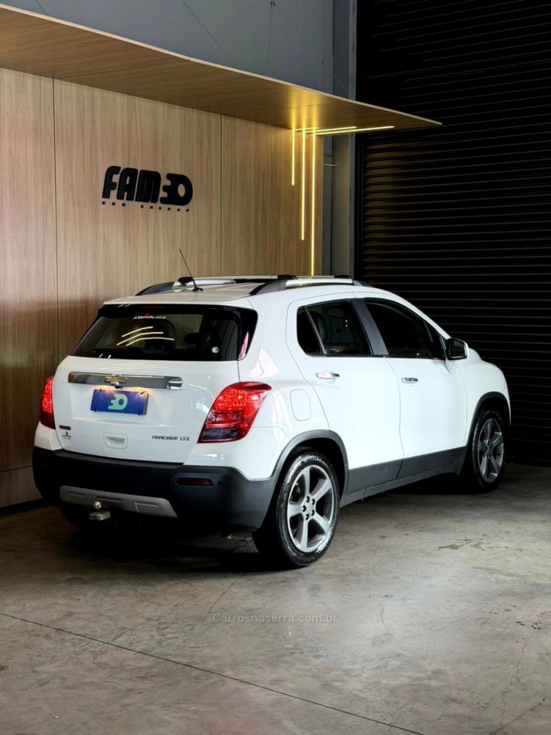 TRACKER 1.8 MPFI LTZ 4X2 16V FLEX 4P AUTOMÁTICO - 2016 - LAJEADO