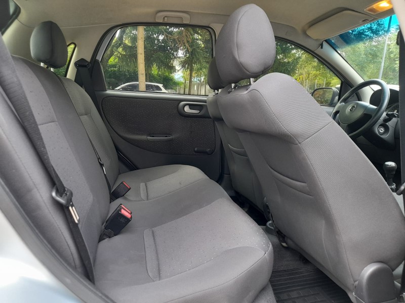 CORSA 1.4 MPFI PREMIUM 8V FLEX 4P MANUAL - 2010 - FARROUPILHA