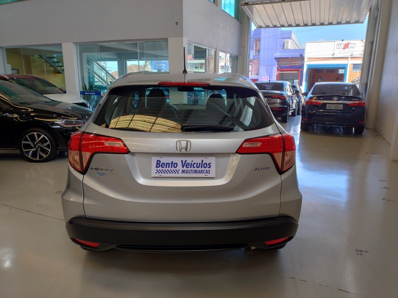 HR-V 1.8 16V FLEX LX 4P MANUAL - 2016 - BENTO GONçALVES