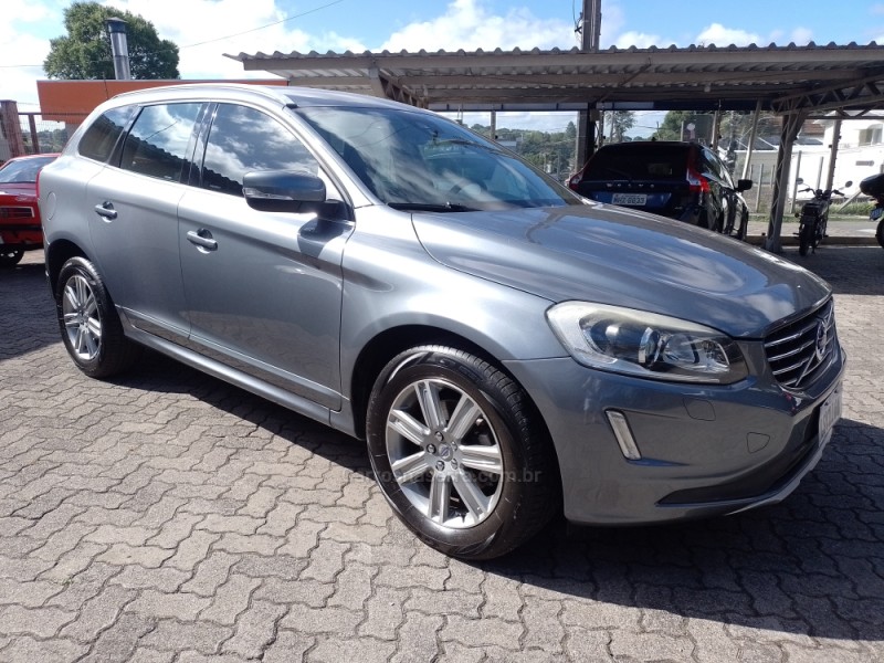XC60 2.4 D5 KINETIC DIESEL AWD 4P AUTOMÁTICO - 2017 - BENTO GONçALVES