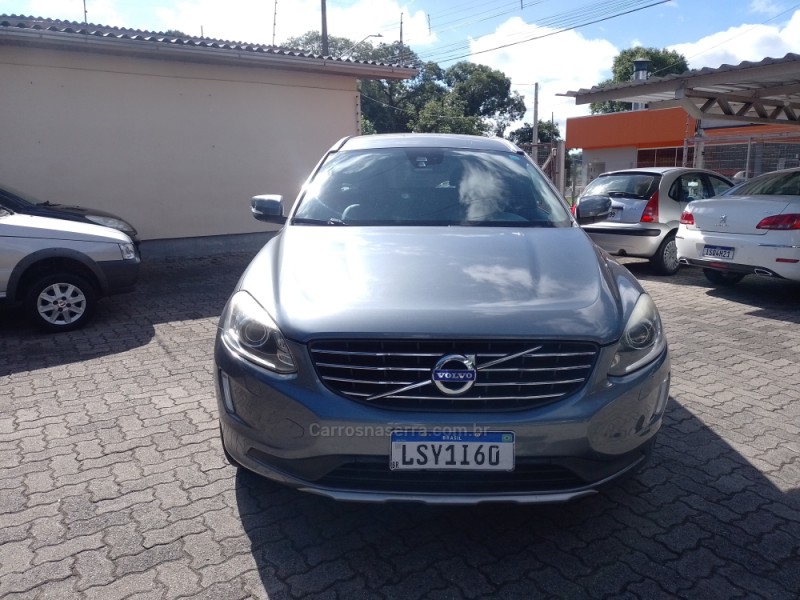 XC60 2.4 D5 KINETIC DIESEL AWD 4P AUTOMÁTICO - 2017 - BENTO GONçALVES