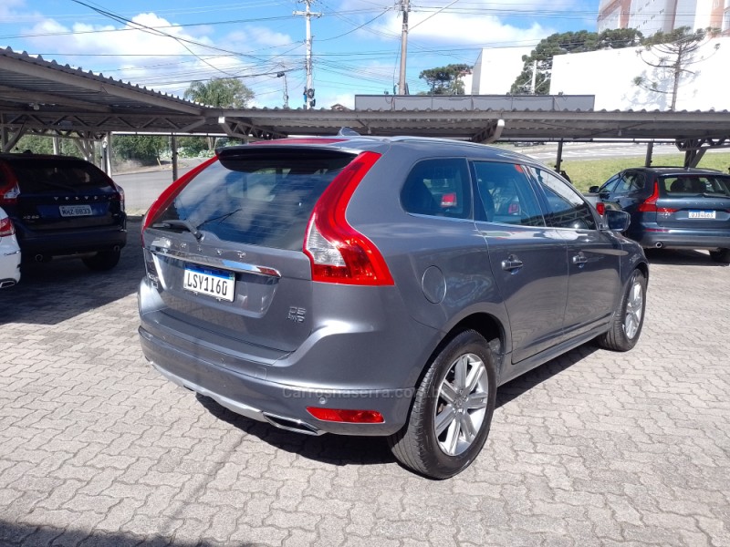 XC60 2.4 D5 KINETIC DIESEL AWD 4P AUTOMÁTICO - 2017 - BENTO GONçALVES