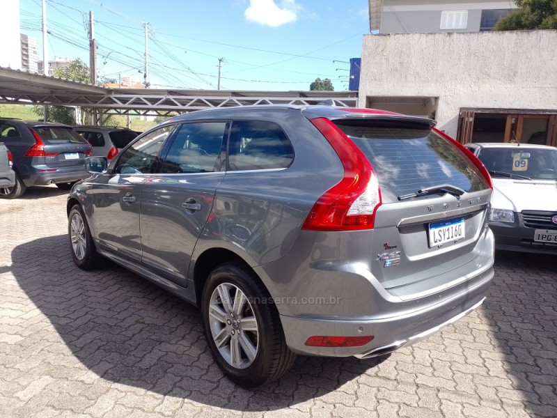 XC60 2.4 D5 KINETIC DIESEL AWD 4P AUTOMÁTICO - 2017 - BENTO GONçALVES