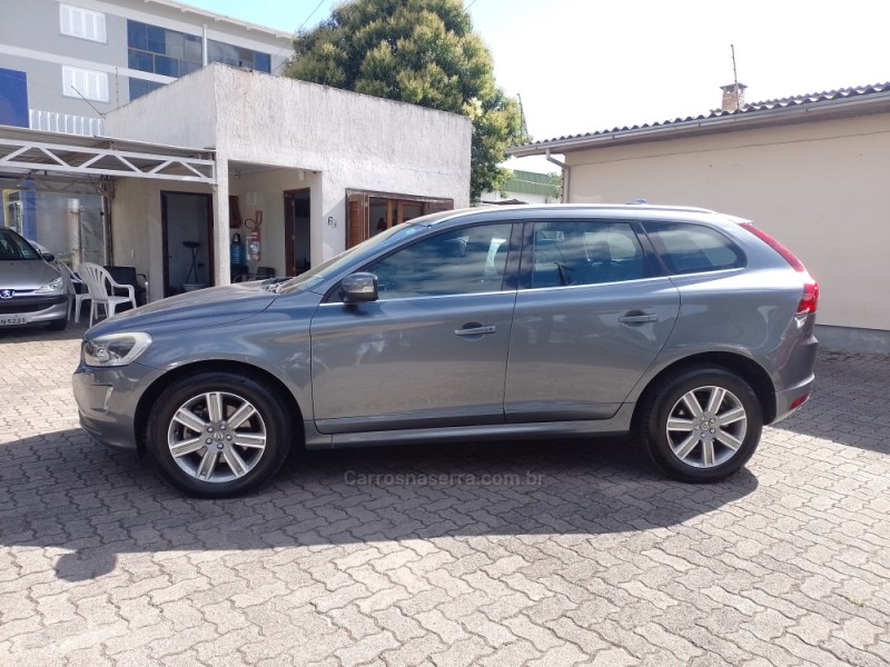 XC60 2.4 D5 KINETIC DIESEL AWD 4P AUTOMÁTICO - 2017 - BENTO GONçALVES